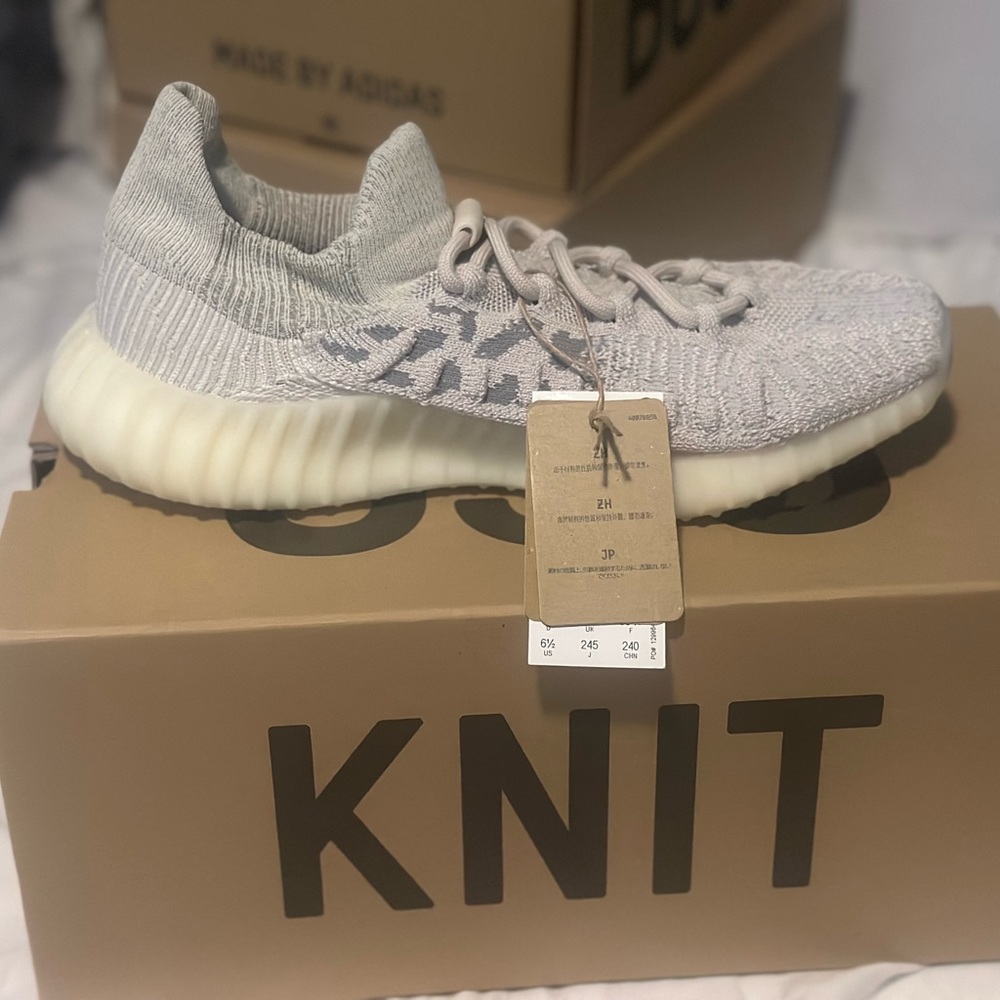 Yzy 350V2 CMPCT